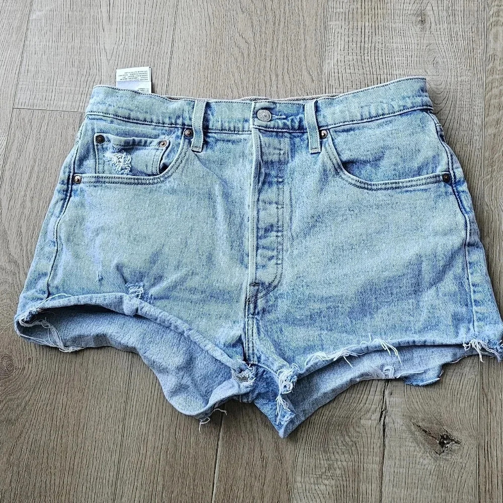 Levi Strauss 501 Light Wash Jean Shorts W31